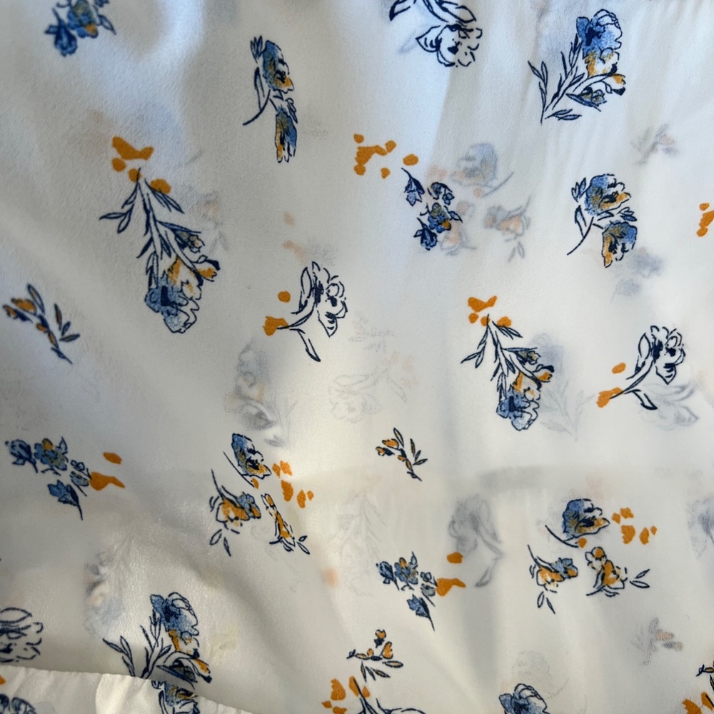 Paper Crane Ruffled Hem Top - Picture 2 of 2